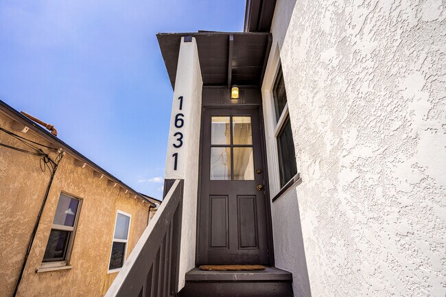 Foto del edificio - 1631 Linwood St