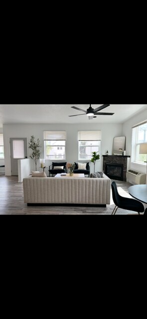 Foto del edificio - 503 NE San Rafael St