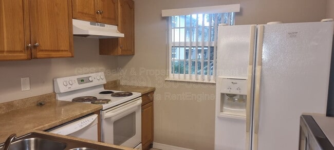 Foto del edificio - 2500 Lee Rd