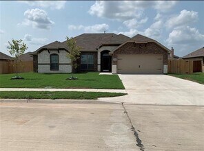 Building Photo - 1925 Green Terrace Dr