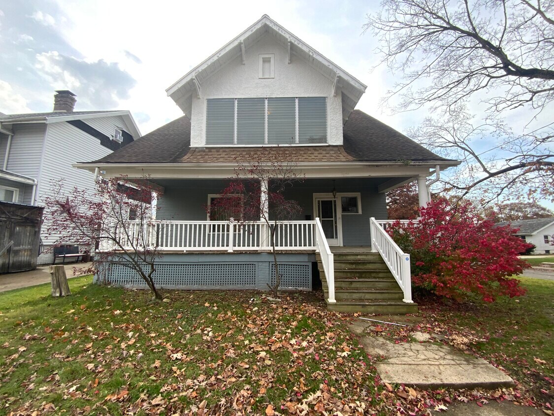 Primary Photo - 12 W Roselawn St