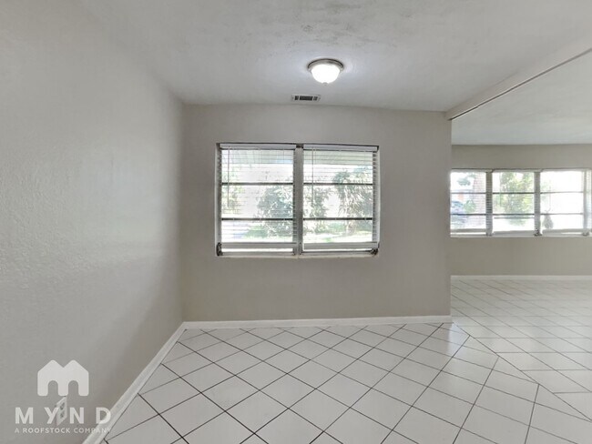 Building Photo - 1652 S Jefferson Ave