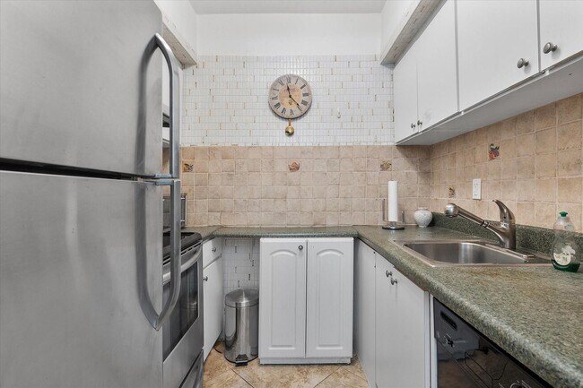 Foto del edificio - 500 Layne Blvd