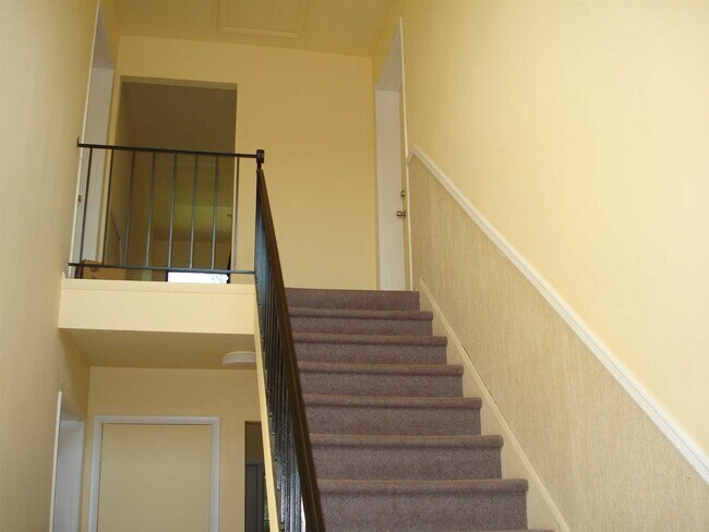 Foto del edificio - 614 Cherry Hill Dr