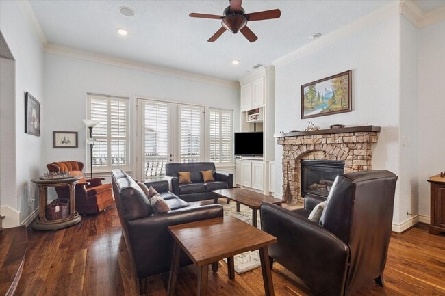 Building Photo - 2128 Harold St