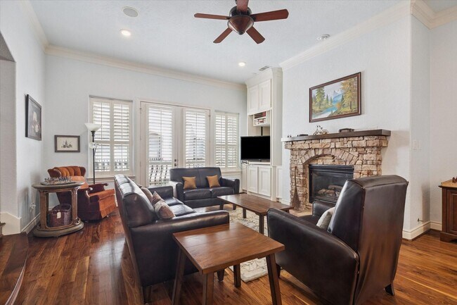 Foto del edificio - 2128 Harold St