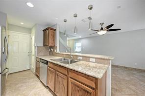 Building Photo - 1017 Solano Dr