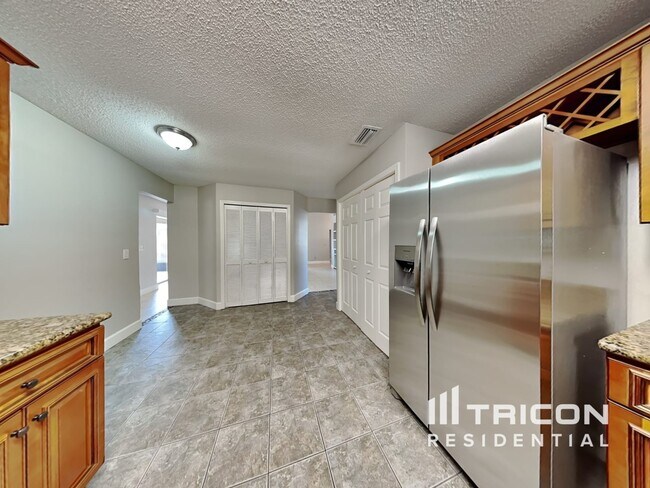 Building Photo - 19203 Sunlake Boulevard Lutz FL