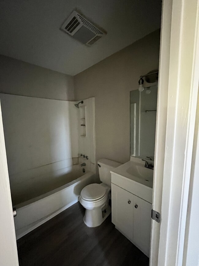 Building Photo - 606 Bracewood Cir