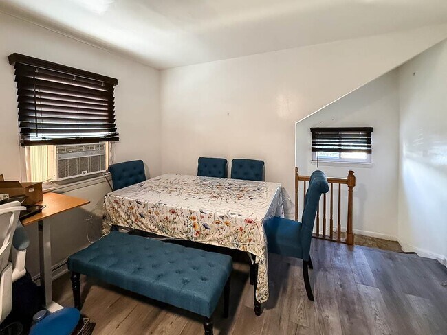 Foto del edificio - 8 West Side Ave