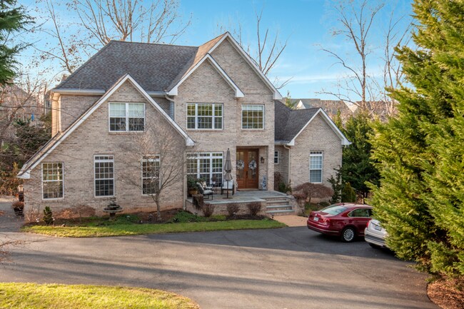 Building Photo - 605 Fontana Dr