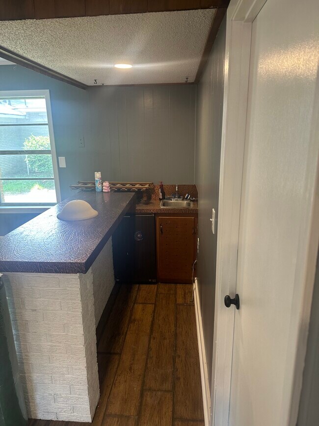 Foto del edificio - 221 Belaire Dr