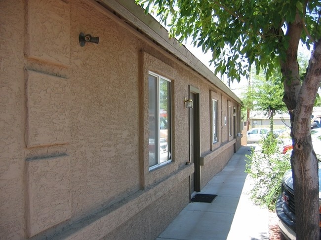 Building Photo - 7541 N 21st Ave