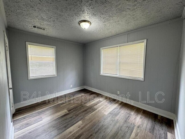 Foto del edificio - 604 S Harlem Cir