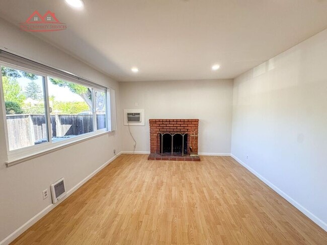 Building Photo - 1578 Albatross Dr