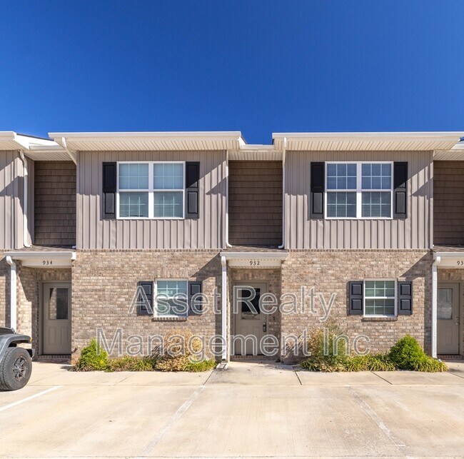 Foto del edificio - 932 Warrior Hill Dr