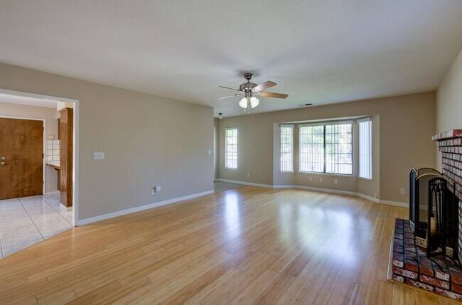 Foto del edificio - 2394 Scott Ave