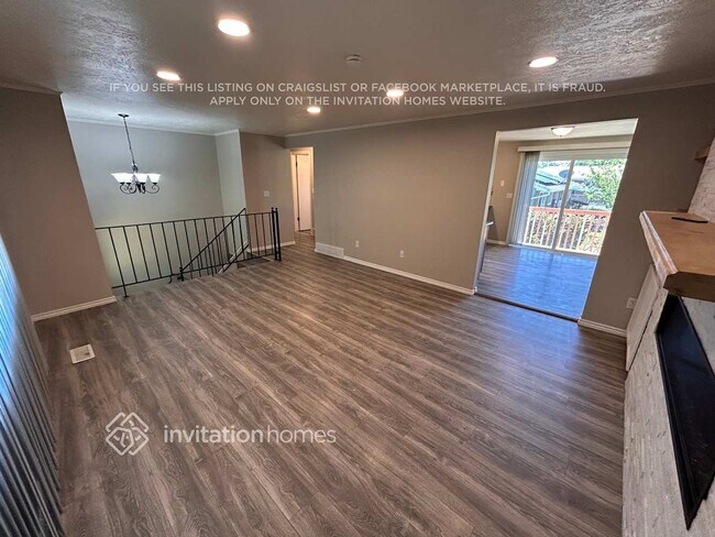Foto del edificio - 2611 Castle Oaks Cir