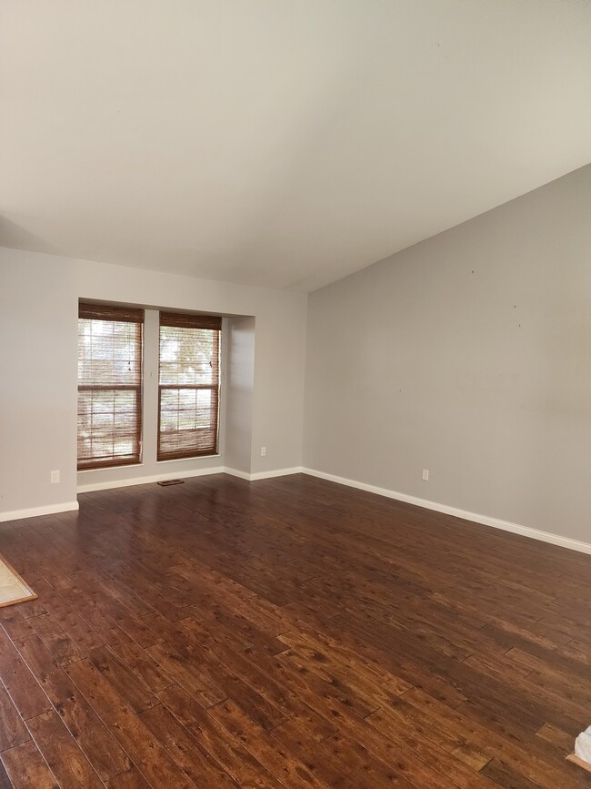 Living Room - 806 Barbara Ann Ln