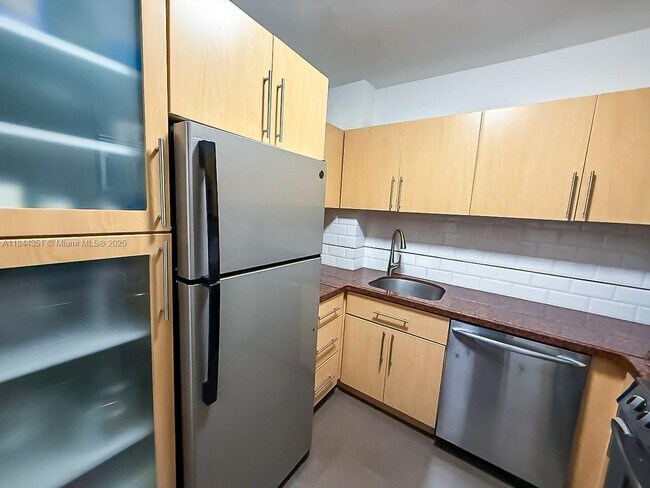 Foto del edificio - 7441 Wayne Ave
