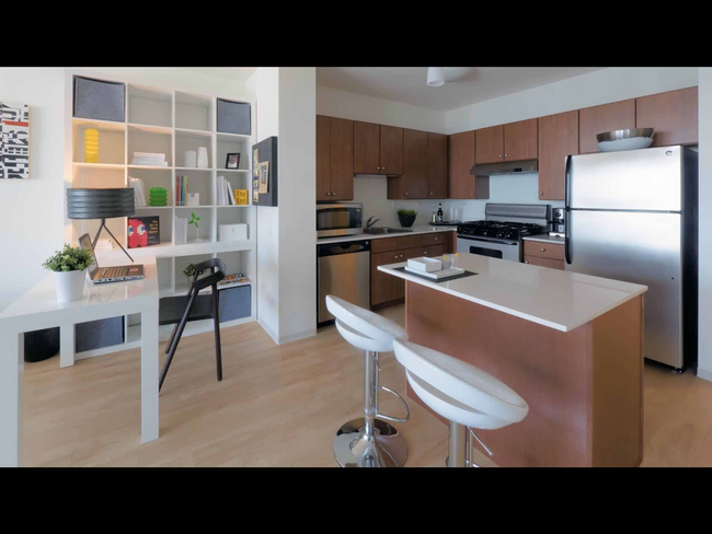 Foto del edificio - 450 E Waterside Dr