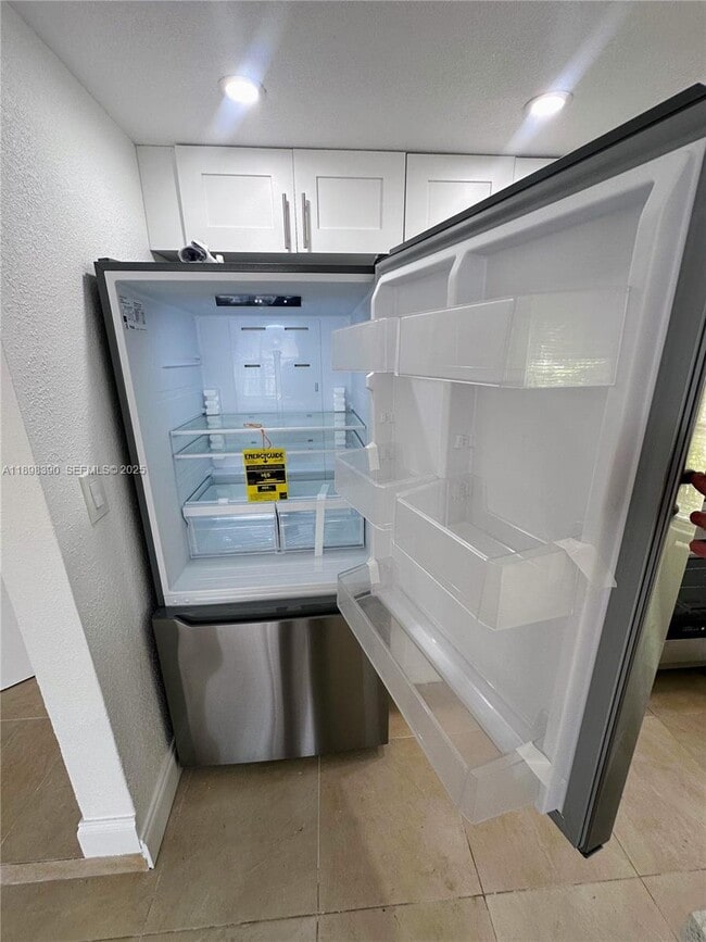 Building Photo - 9064 Collins Ave