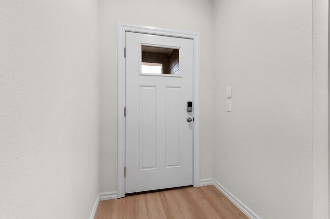 Building Photo - Fully Fenced! Beautiful 4/2!