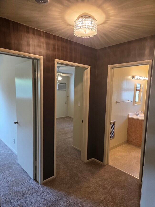 Foto del edificio - 5005 Whitsett Ave