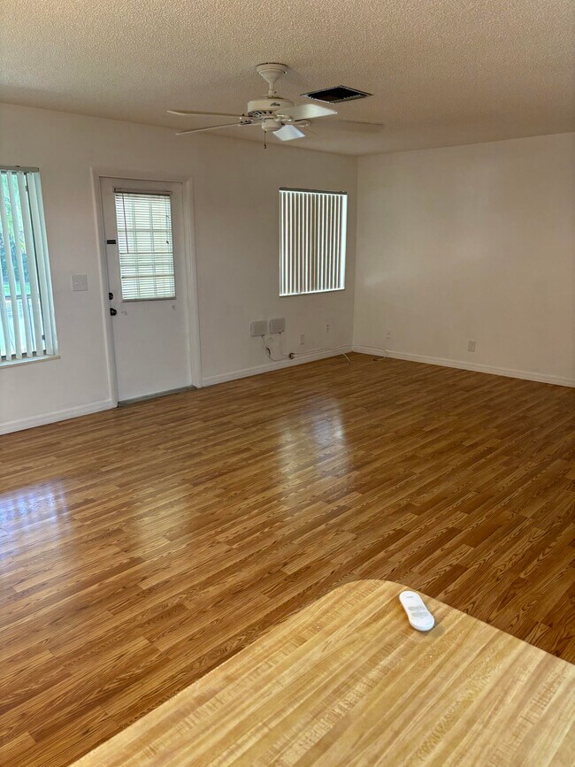 Building Photo - 5993 La Pinata Blvd