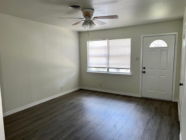 Foto del edificio - 553 NW Hillery St