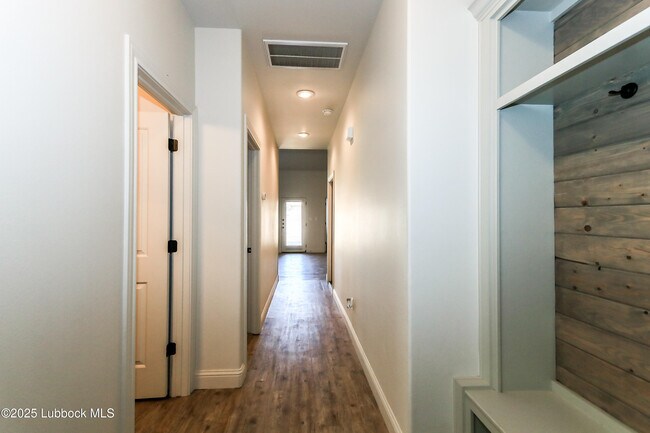 Foto del edificio - 2516 111th St