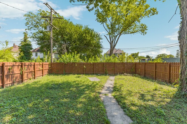 Building Photo - 3736 Iroquois St