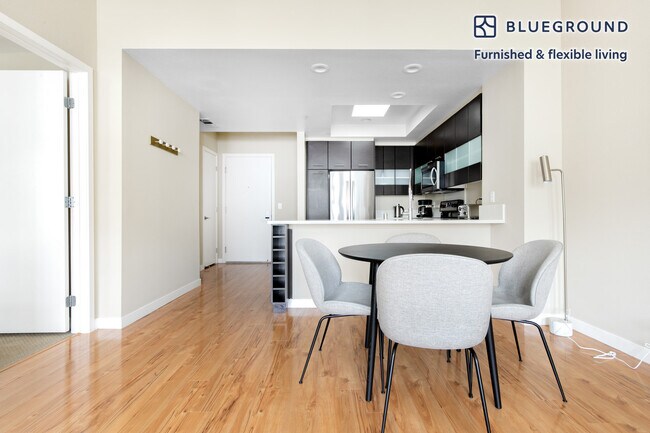 Foto del edificio - 455 Evelyn Ave