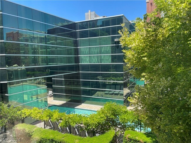 Building Photo - 68 E Serene Ave