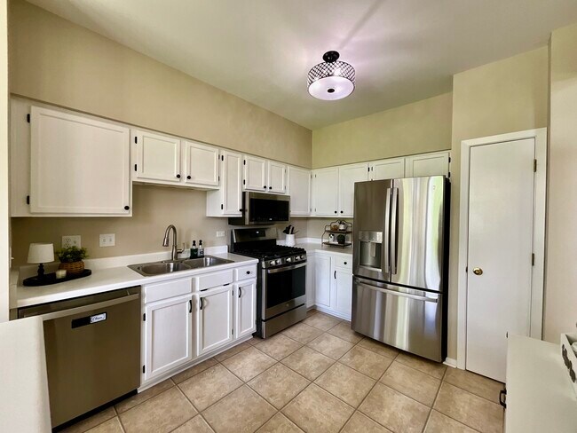 Foto del edificio - 547 Woodcrest Dr