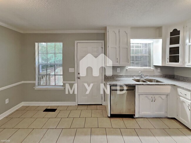 Building Photo - 3 br, 2 bath House - 2640 Laburnum Dr