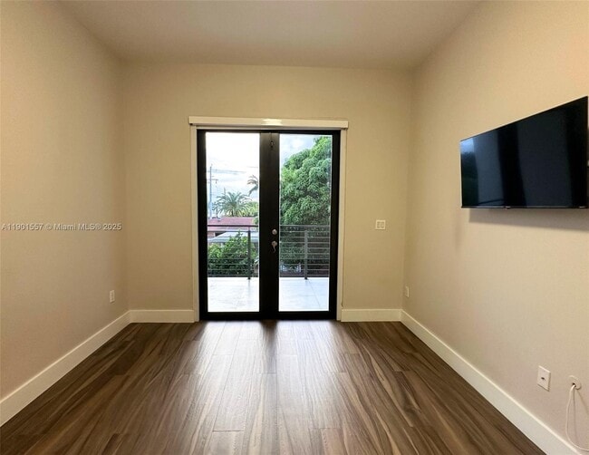 Foto del edificio - 824 SW 74th Ct