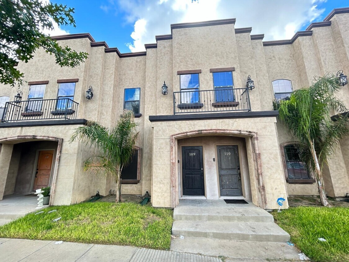 Primary Photo - 8216 Casa Verde Rd
