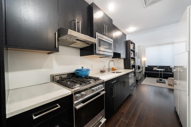 Foto del edificio - 1100 Maxwell Ln