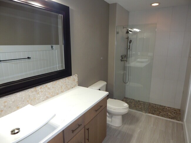 Building Photo - 4398 56th Ln