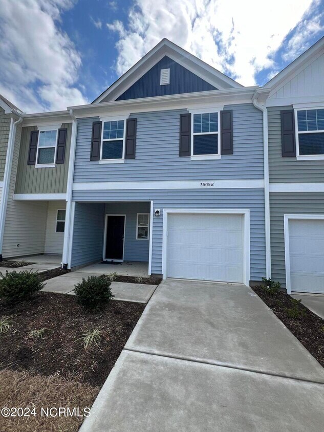 Primary Photo - 3505 Walker Dr