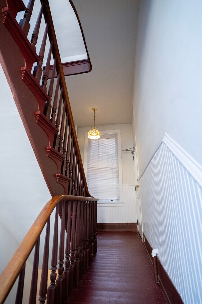 Foto del edificio - 137 W 9th St