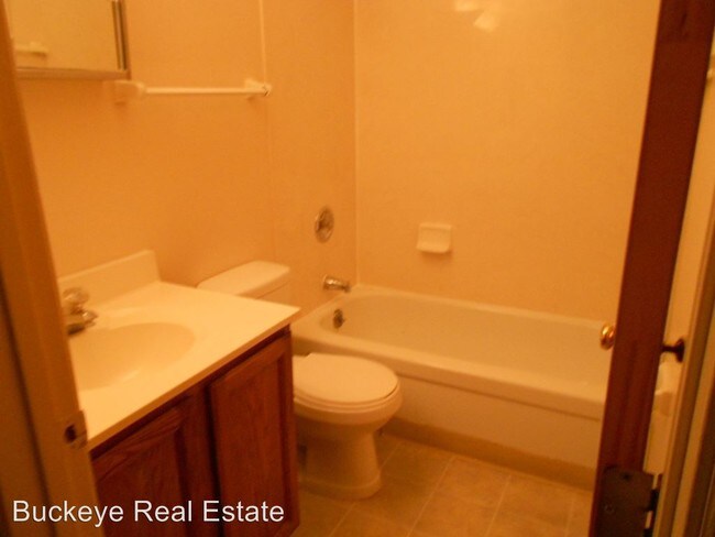 Building Photo - 606 Riverview Dr