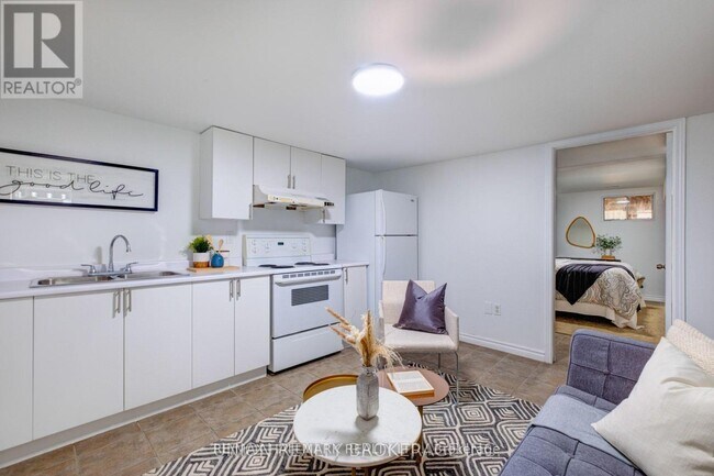 Photo du bâtiment - 533 Victoria Park Ave