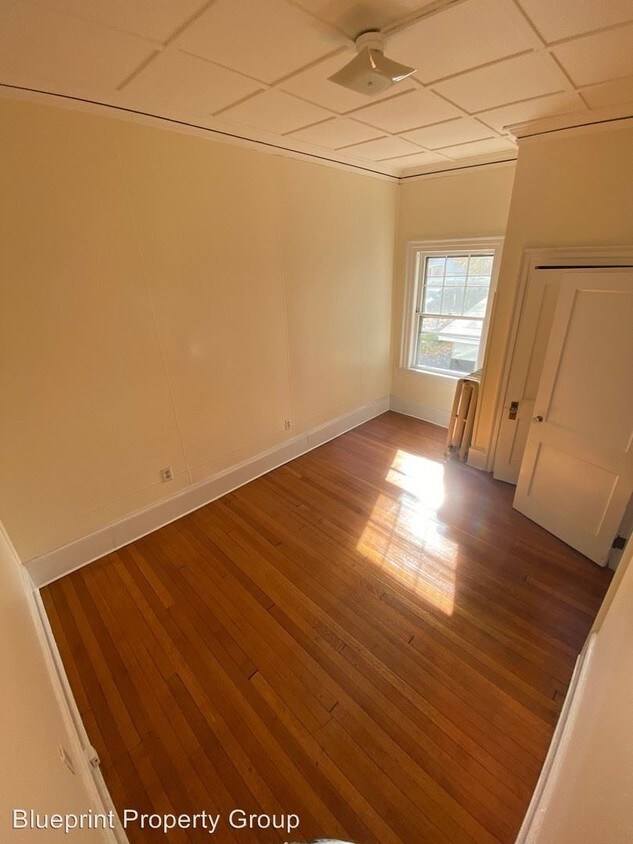 Building Photo - 20 E Housatonic St