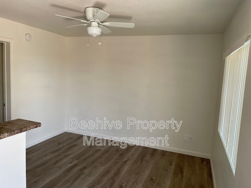 Building Photo - 1525 W Garfield St