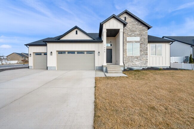 Building Photo - 1605 S 1100 W