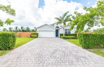 Building Photo - 30600 SW 193rd Ave