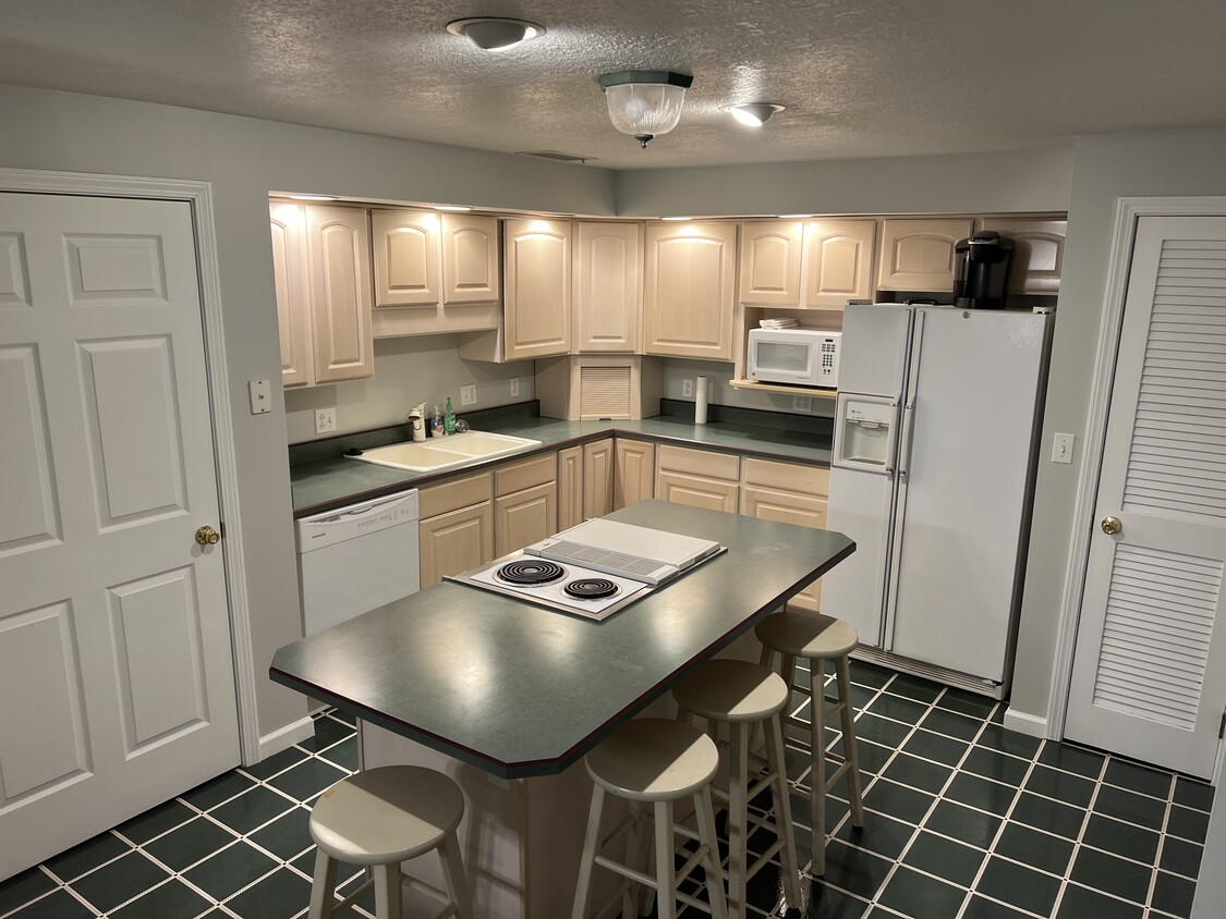 404 N 7th St Unit 1, Vincennes, IN 47591 Apartments in Vincennes, IN