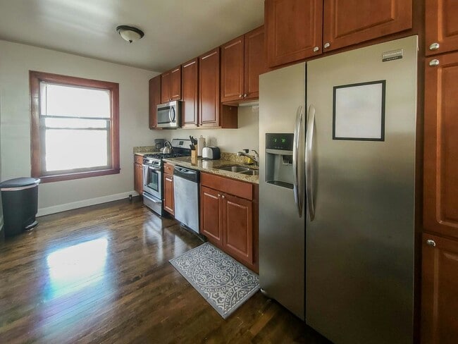 Foto del edificio - 5075 N Wolcott Ave